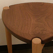 さんかくスツール